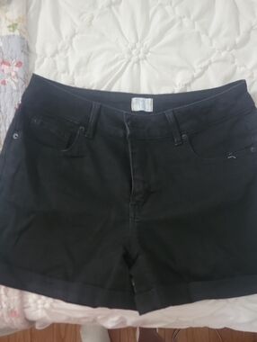 Time and Tru Black Roll-Hem Jean Shorts